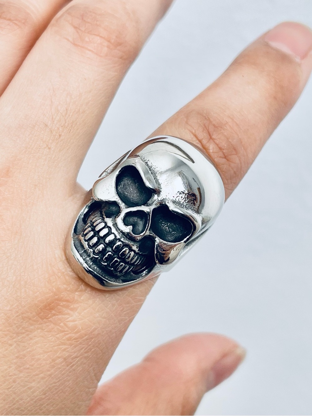 Men's Silver Skull Ring - Bold Gothic Fashion